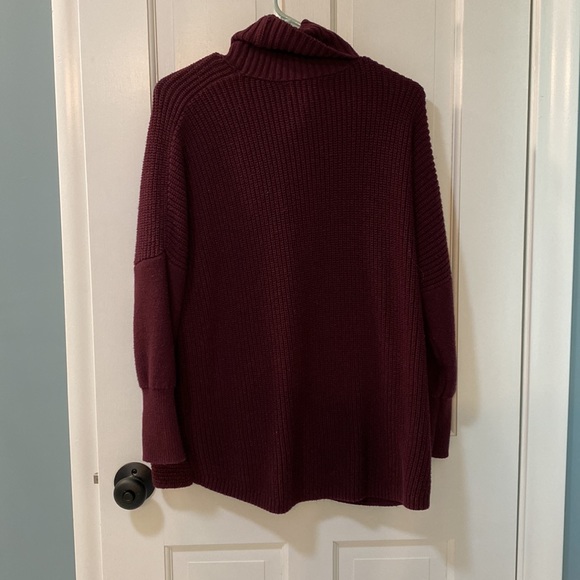Rachel Zoe Wine Cowl Neck Oversized Sweater Medium - Picture 3 of 3